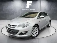Usado Opel Astra Selective 140 CV (102 kW) 2014 Gris / plata Utilitario