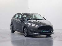Usado Ford Fiesta ST-Line 101 CV (74 kW) 2017 Gris Utilitario