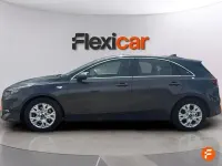 Usado Kia Ceed 136 CV (100 kW) 2023 Gris Utilitario