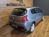 Usado Peugeot 3008 Premium 112 CV (82 kW) 2011 Gris / plata Familiar