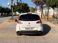 Usado Renault Scénic III 90 CV (66 kW) 2011 Blanco Monovolumen