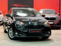 Usado Toyota Yaris 125 CV (91 kW) 2023 Negro Utilitario