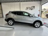 Usado Nissan Qashqai Acenta 115 CV (84 kW) 2020 Gris / plata SUV