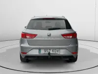 Usado Seat Leon Style 150 CV (110 kW) 2017 Gris Familiar
