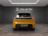 Usado Peugeot 208 Allure 100 CV (73 kW) 2022 Amarillo Utilitario