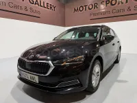 Usado Skoda Octavia Selection 115 CV (84 kW) 2023 Negro Familiar