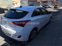 Usado Hyundai i30 100 CV (73 kW) 2016 Negro Berlina