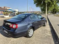 Usado VW Passat Trendline 140 CV (102 kW) 2007 Azul Berlina