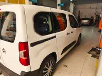 Usado Citroën Berlingo Live 102 CV (75 kW) 2020 Blanco Monovolumen