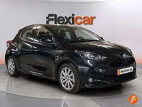 Usado Toyota Yaris Hybrid Style 116 CV (85 kW) 2022 Negro Berlina