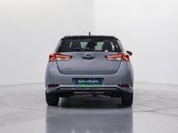Usado Toyota Auris Hybrid 136 CV (100 kW) 2017 Gris Berlina