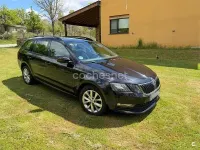 Usado Skoda Octavia Ambition 116 CV (85 kW) 2017 Negro Familiar