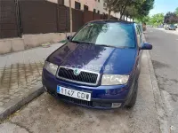 Usado Skoda Fabia Comfort 64 CV (47 kW) 2003 Azul Berlina