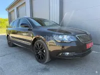 Usado Skoda Superb Elegance 170 CV (125 kW) 2013 Marrón Familiar