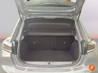 Usado Peugeot 208 Allure 100 CV (73 kW) 2025 Gris Utilitario