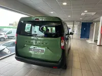 Nuevo Ford Tourneo Courier Trend 125 CV (91 kW) 2026 Verde Monovolumen