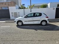 Usado Peugeot 206 70 CV (51 kW) 2003 Blanco Berlina