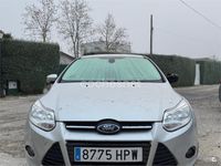 Usado Ford Focus Trend 95 CV (69 kW) 2013 Gris / plata Berlina