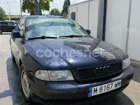 Usado Audi A4 125 CV (91 kW) 1998 Azul Berlina