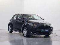 Usado Toyota Yaris Hybrid Business Edition 75 CV (55 kW) 2023 Negro Berlina