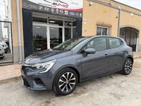 Usado Renault Clio V Intens 90 CV (66 kW) 2021 Gris / plata Berlina