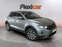 Usado VW T-Roc 150 CV (110 kW) 2023 Gris SUV