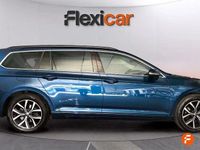 Usado VW Passat 122 CV (89 kW) 2023 Azul Familiar