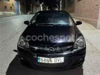 Usado Opel Astra GTC Sport 120 CV (88 kW) 2006 Negro Berlina