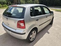 Usado VW Polo 56 CV (41 kW) 2002 Gris Coupe