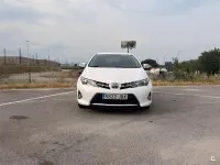 Usado Toyota Auris Active 132 CV (97 kW) 2014 Blanco Berlina