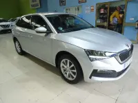 Usado Skoda Scala Ambition 95 CV (69 kW) 2023 Gris Utilitario