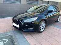 Usado Ford Focus ST-Line 125 CV (91 kW) 2017 Negro Berlina
