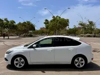 Usado Ford Focus Trend 90 CV (66 kW) 2009 Blanco Berlina