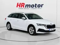 Usado Skoda Octavia Ambition 110 CV (80 kW) 2021 Blanco Utilitario