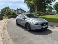 Usado Volvo V40 Momentum 122 CV (89 kW) 2018 Gris / plata Berlina