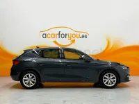 Usado Seat Leon Style 116 CV (85 kW) 2021 Gris / plata Berlina