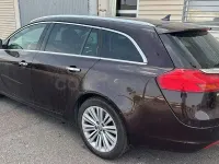 Usado Opel Insignia Eco 160 CV (117 kW) 2012 Marrón Familiar