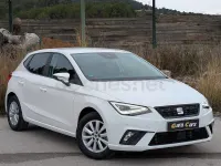 Usado Seat Ibiza Style Plus 110 CV (80 kW) 2022 Blanco Utilitario