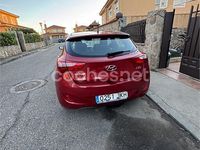 Usado Hyundai i30 110 CV (80 kW) 2015 Rojo Berlina
