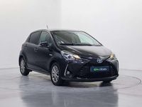 Usado Toyota Yaris Hybrid Active 75 CV (55 kW) 2018 Negro Berlina