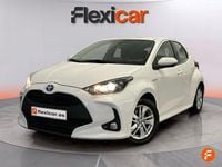 Usado Toyota Yaris Hybrid Business Edition 116 CV (85 kW) 2020 Blanco