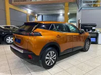 Usado Peugeot 2008 Active 100 CV (73 kW) 2021 Naranja SUV