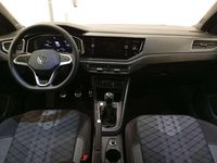 Usado VW Taigo R-line 116 CV (85 kW) 2025 Plateado SUV