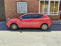 Usado Seat Ibiza Reference 90 CV (66 kW) 2015 Rojo Berlina