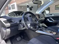 Usado Peugeot 308 Allure 130 CV (95 kW) 2019 Gris / plata Berlina
