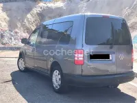 Usado VW Caddy Trendline 102 CV (75 kW) 2015 Gris / plata Monovolumen