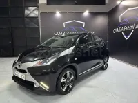 Używany Toyota Aygo X-play 69 KM (50 kW) 2015 Czarny Hatchback