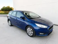 Usado Ford Focus Trend 120 CV (88 kW) 2018 Azul Familiar