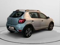Usado Dacia Sandero Essentiel 101 CV (74 kW) 2020 Gris Utilitario