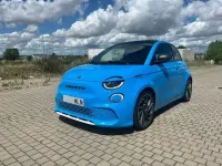 Usado Abarth 500e 113 kW (154 CV) 2023 Azul Utilitario